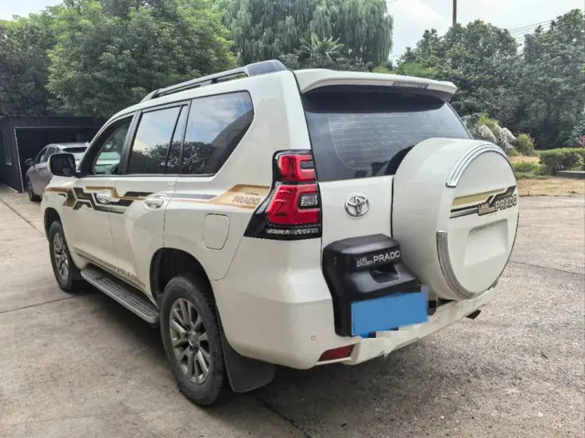 2018 TOYOTA LAND thumbnail 3