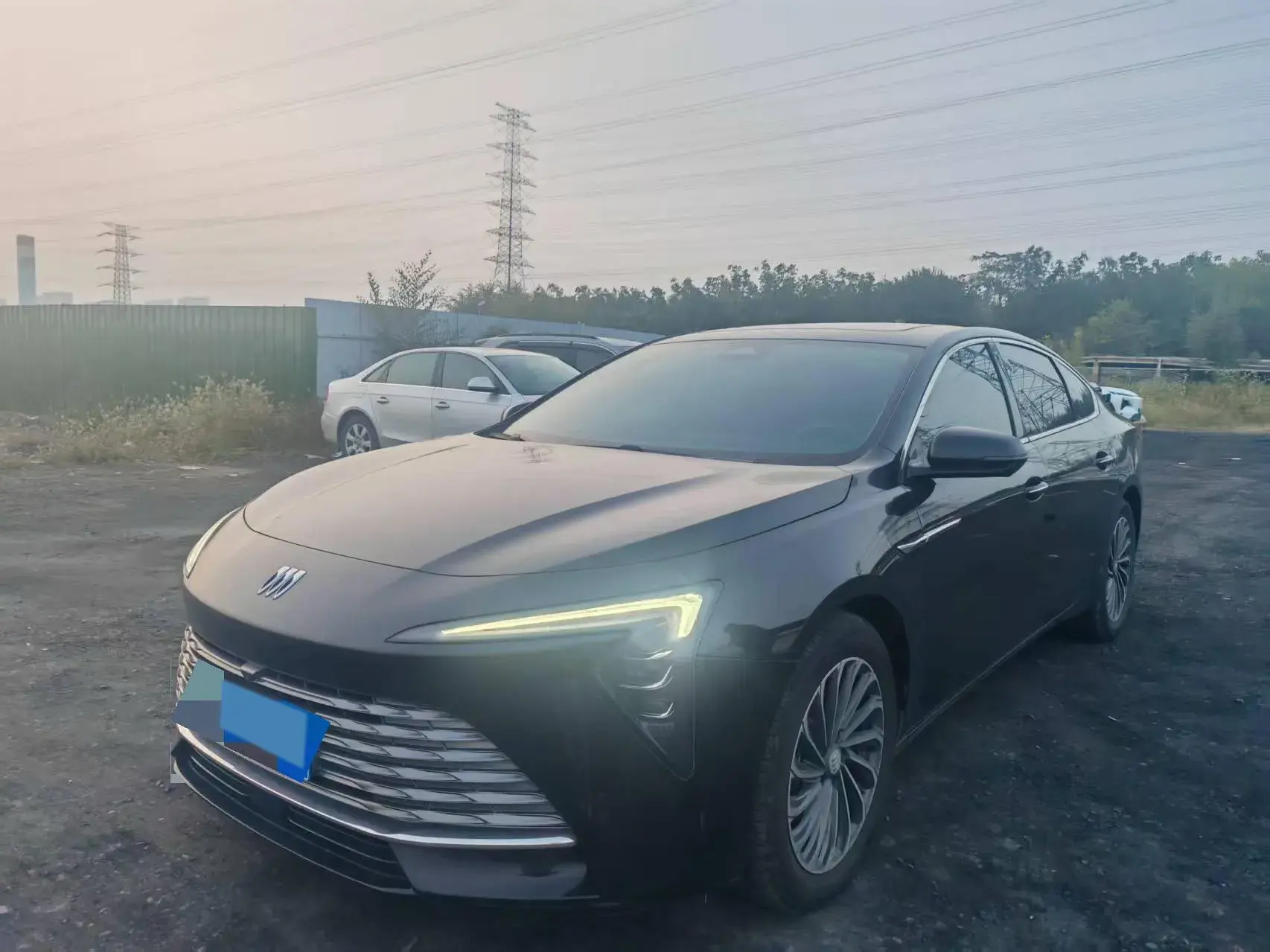 2023 BUICK LARCOSSE view 1