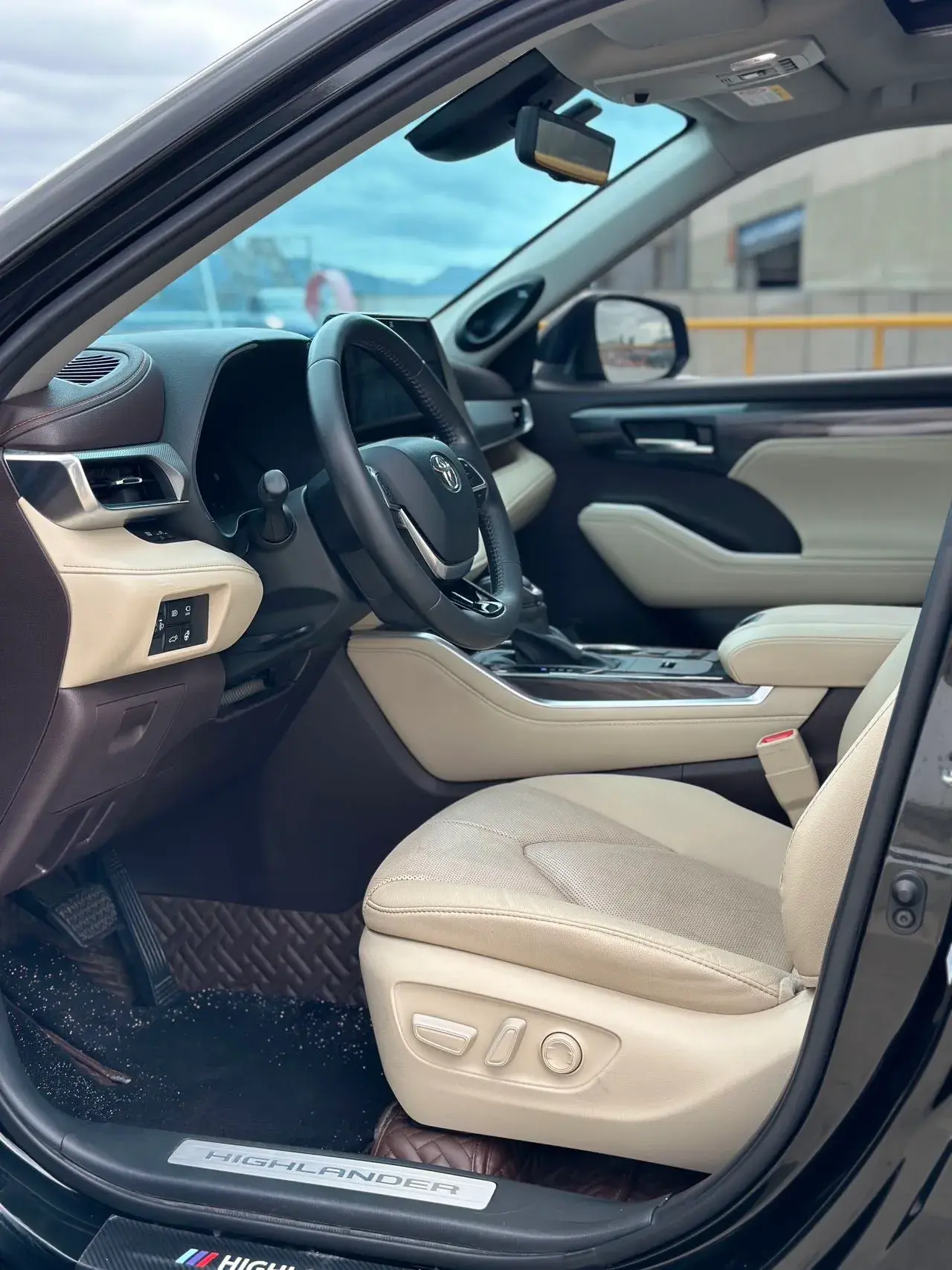 2022 TOYOTA HIGHLANDER thumbnail 4