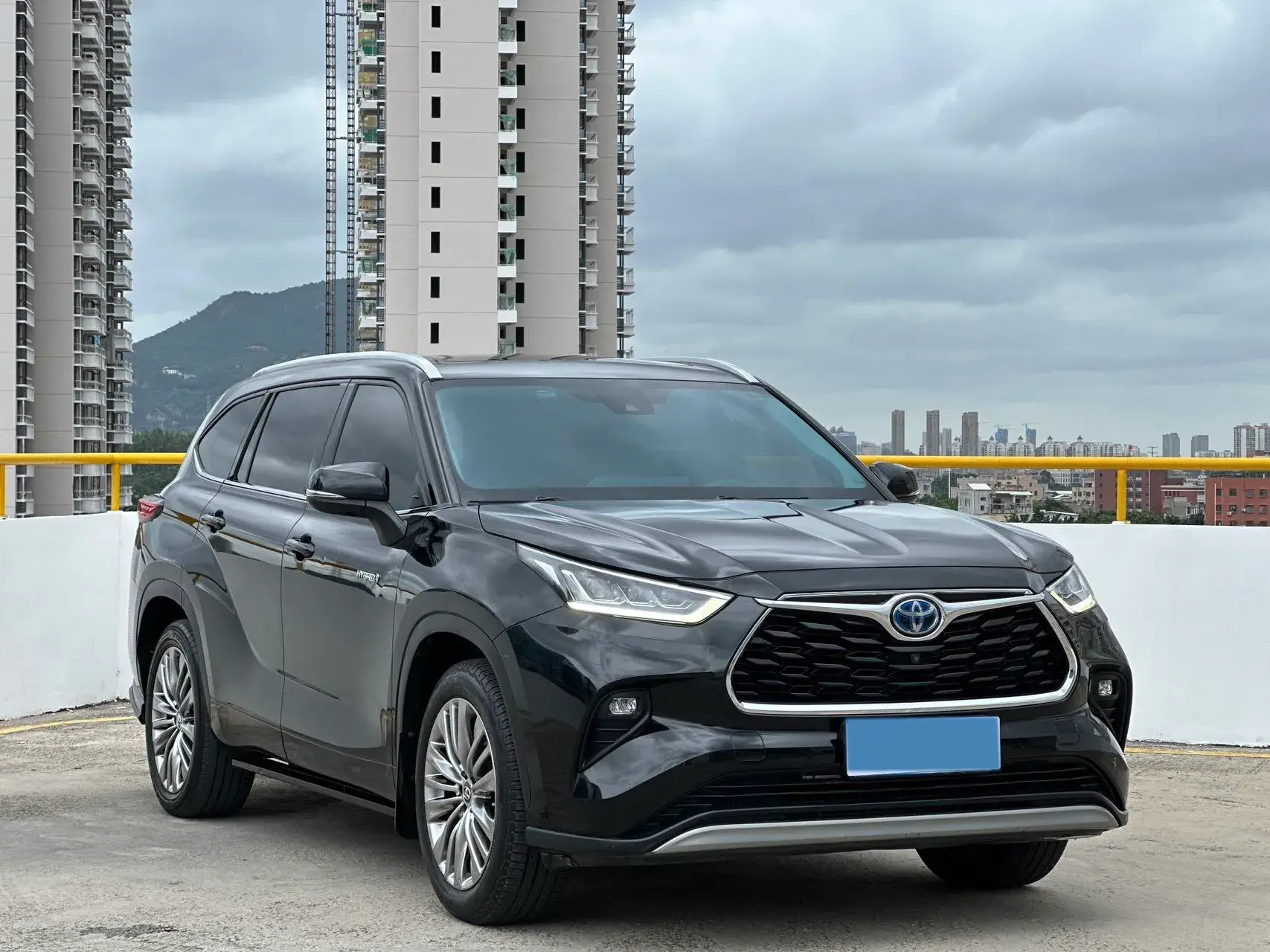 2022 TOYOTA HIGHLANDER thumbnail 3