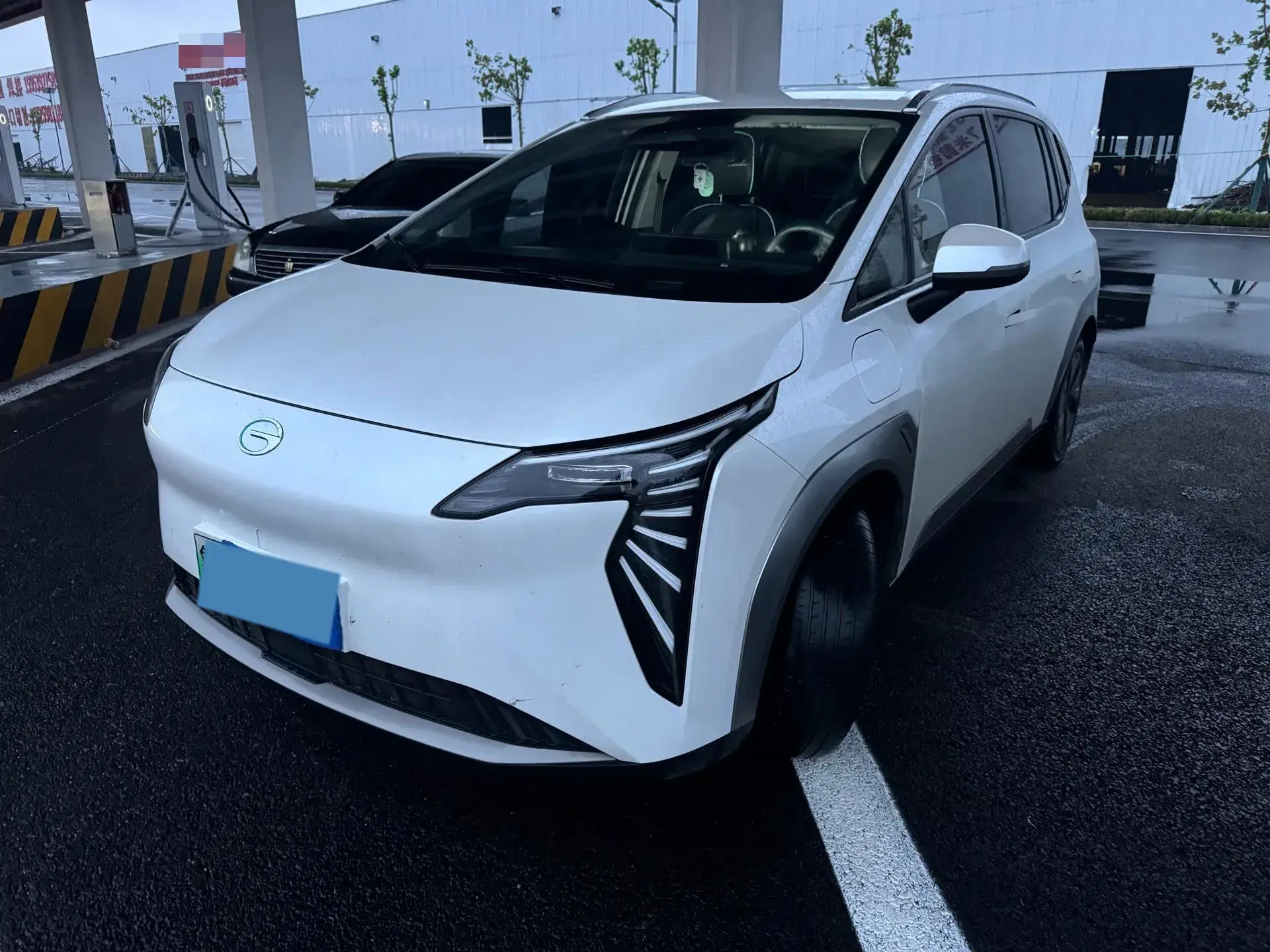 2023 AION Y view 1