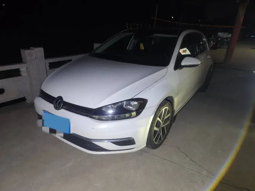 2018 VOLKSWAGEN GOLF view 1