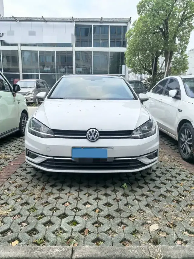 2018 VOLKSWAGEN GOLF thumbnail 2