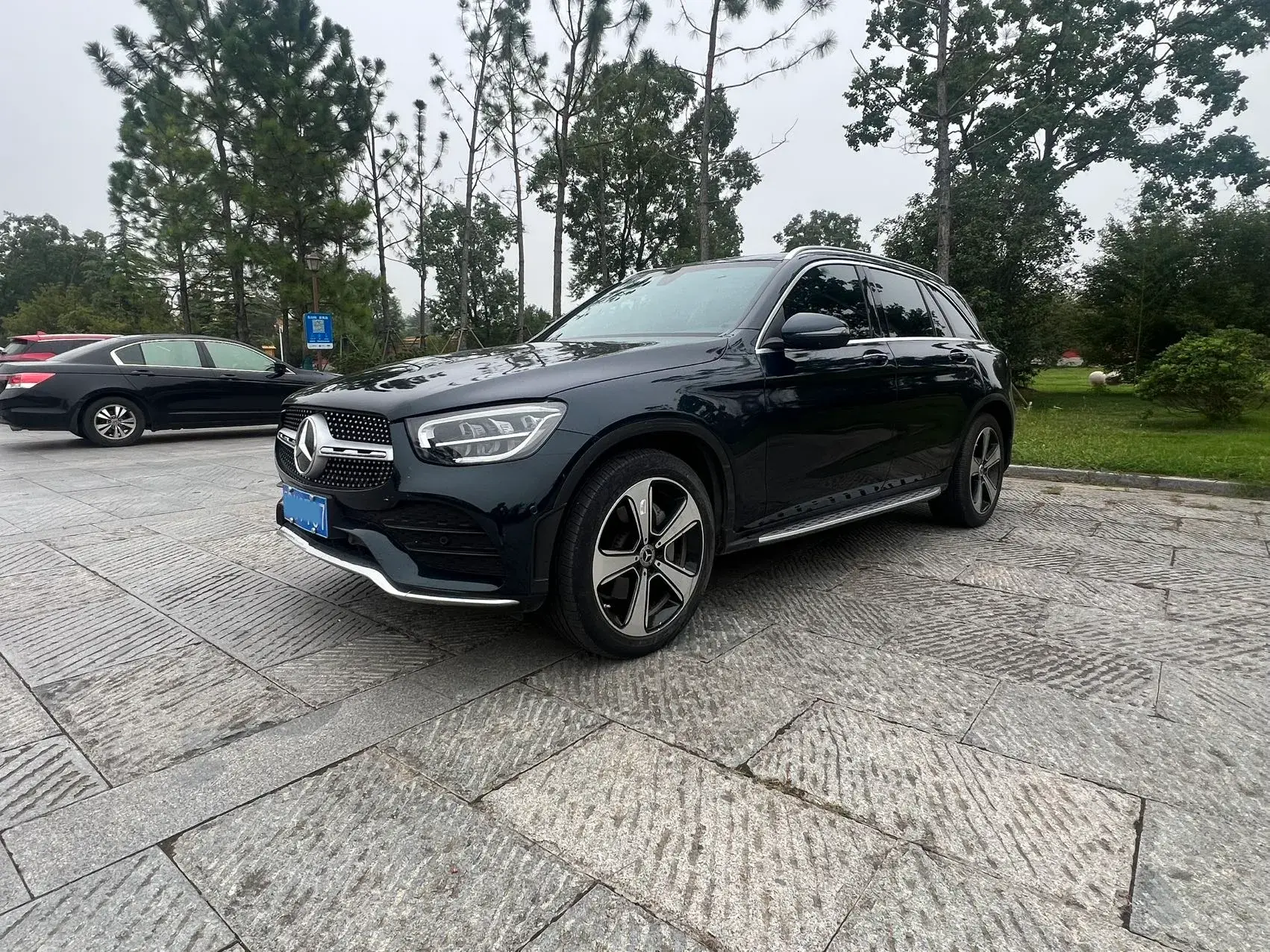 2022 MERCEDES-BENZ GLC view 1