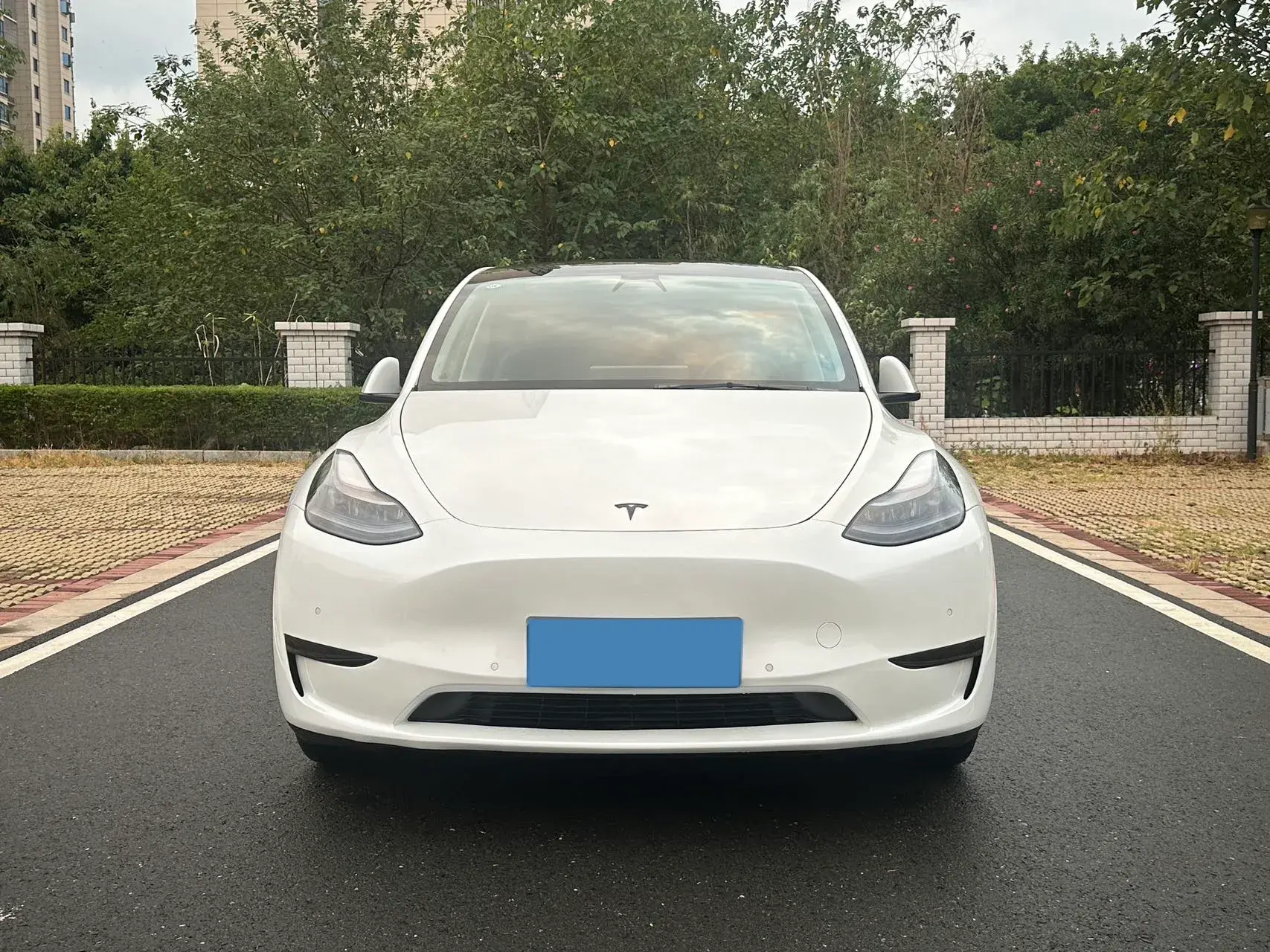 2022 TESLA MODEL thumbnail 2