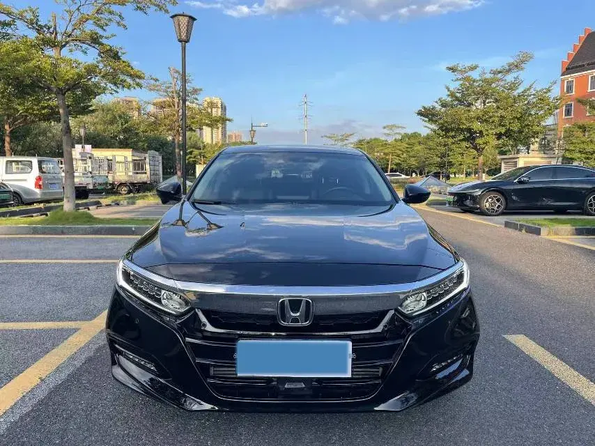 2018 HONDA ACCORD thumbnail 2