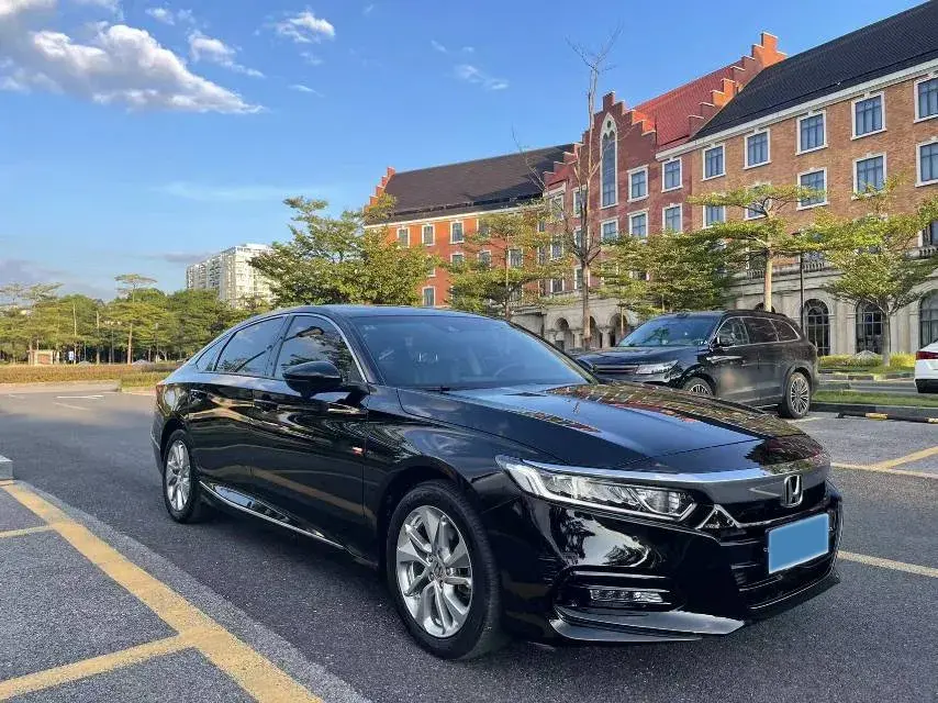 2018 HONDA ACCORD thumbnail 3