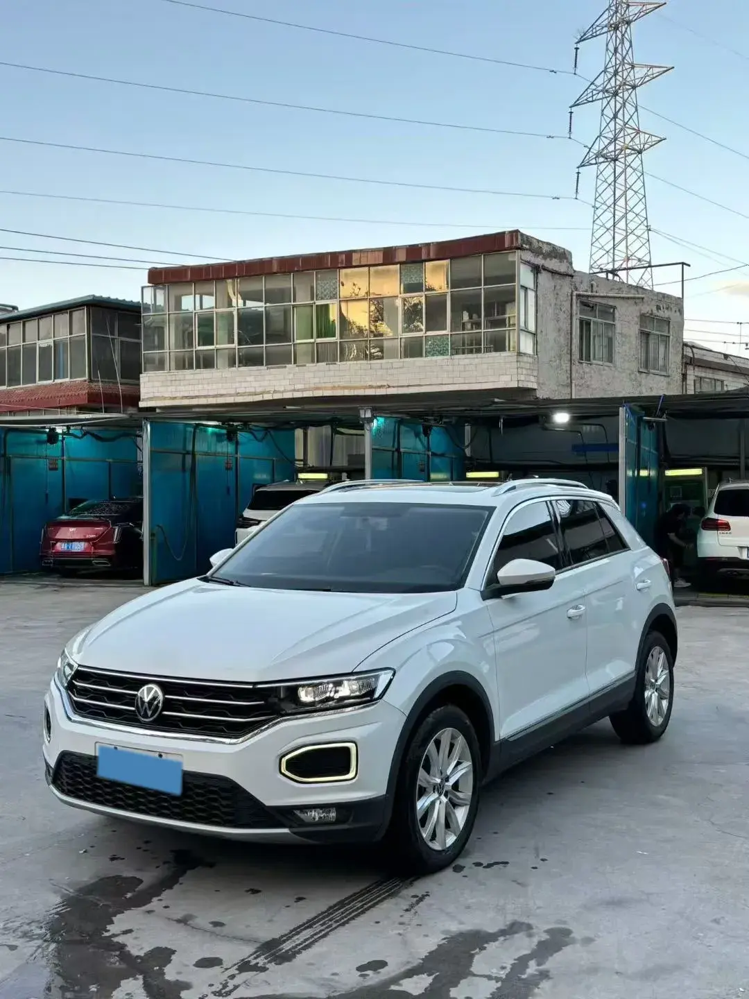 2022 VOLKSWAGEN T-ROC view 1