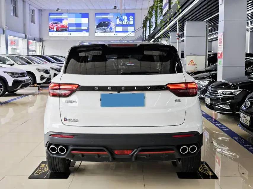 2023 GEELY COOLRAY thumbnail 3