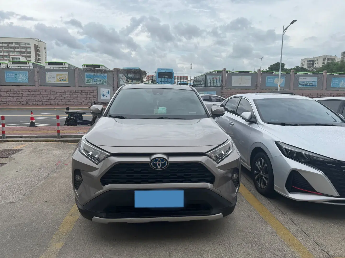 2021 TOYOTA RAV4 thumbnail 2