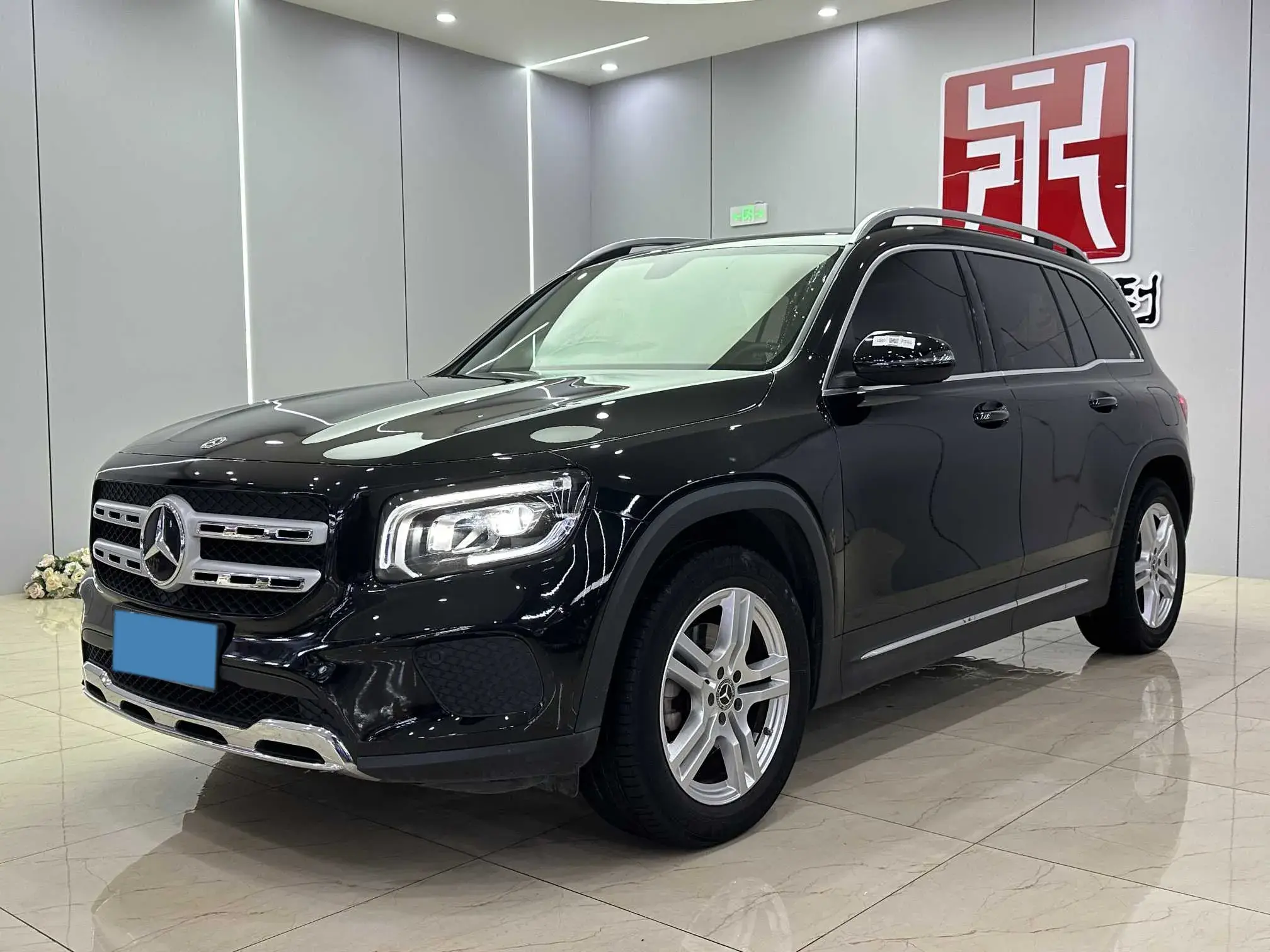 2021 MERCEDES-BENZ GLB view 1