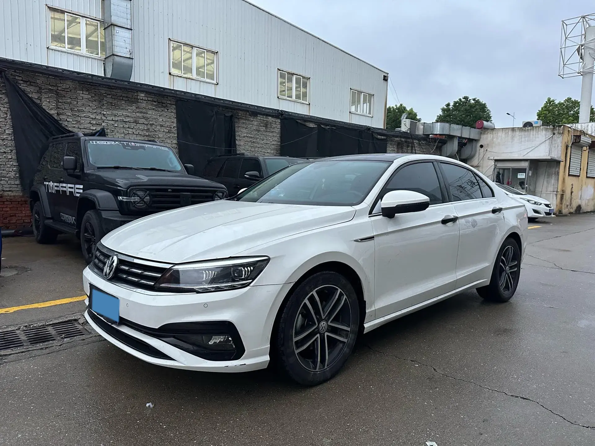 2021 VOLKSWAGEN LAMANDO view 1