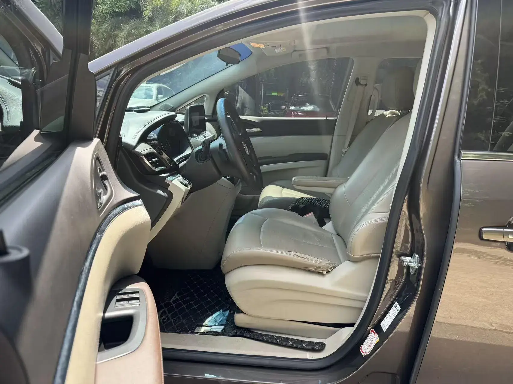 2023 BUICK GL8 thumbnail 4