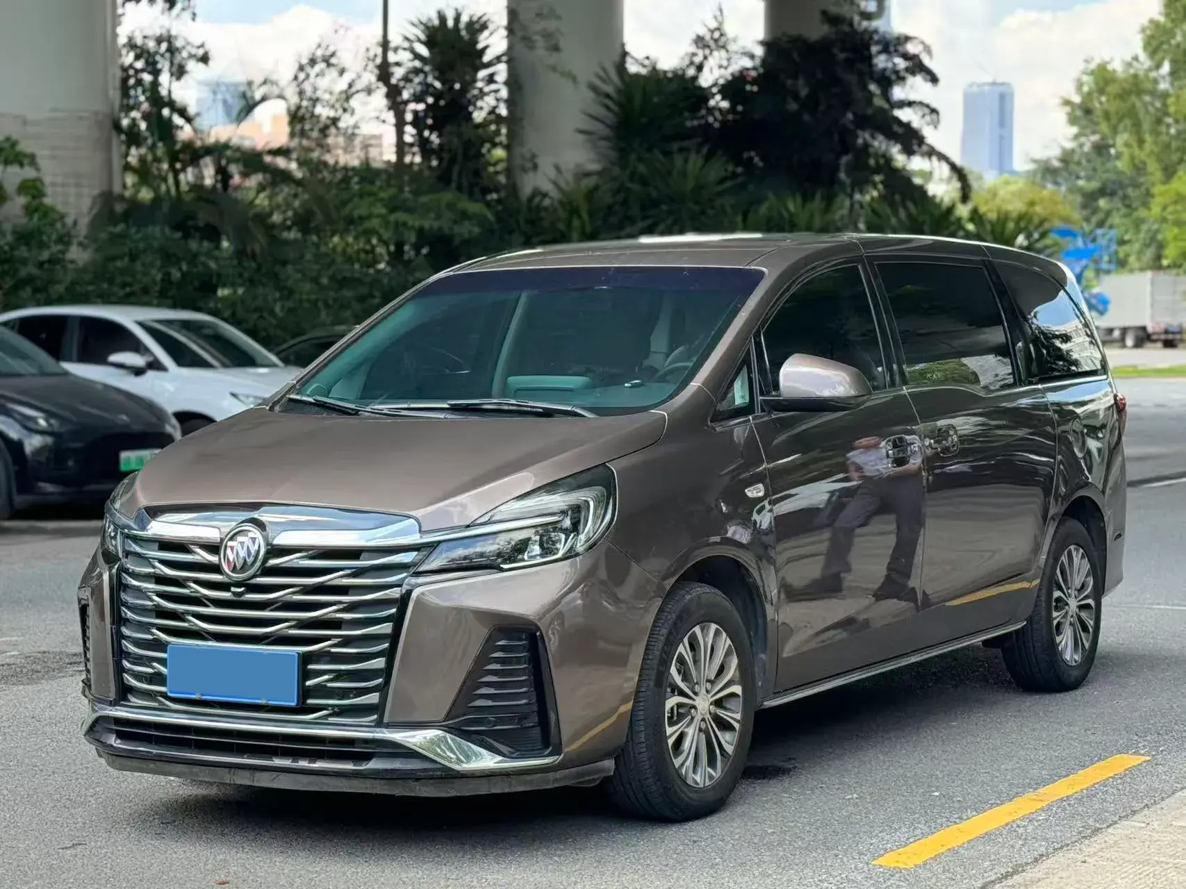 2023 BUICK GL8 view 1