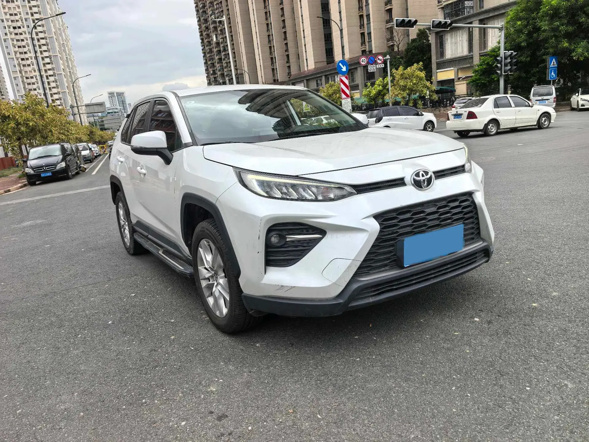 2020 TOYOTA WILDLANDER thumbnail 3