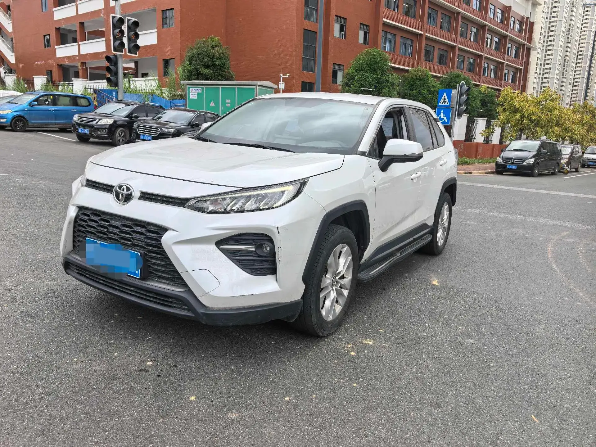 2020 TOYOTA WILDLANDER view 1