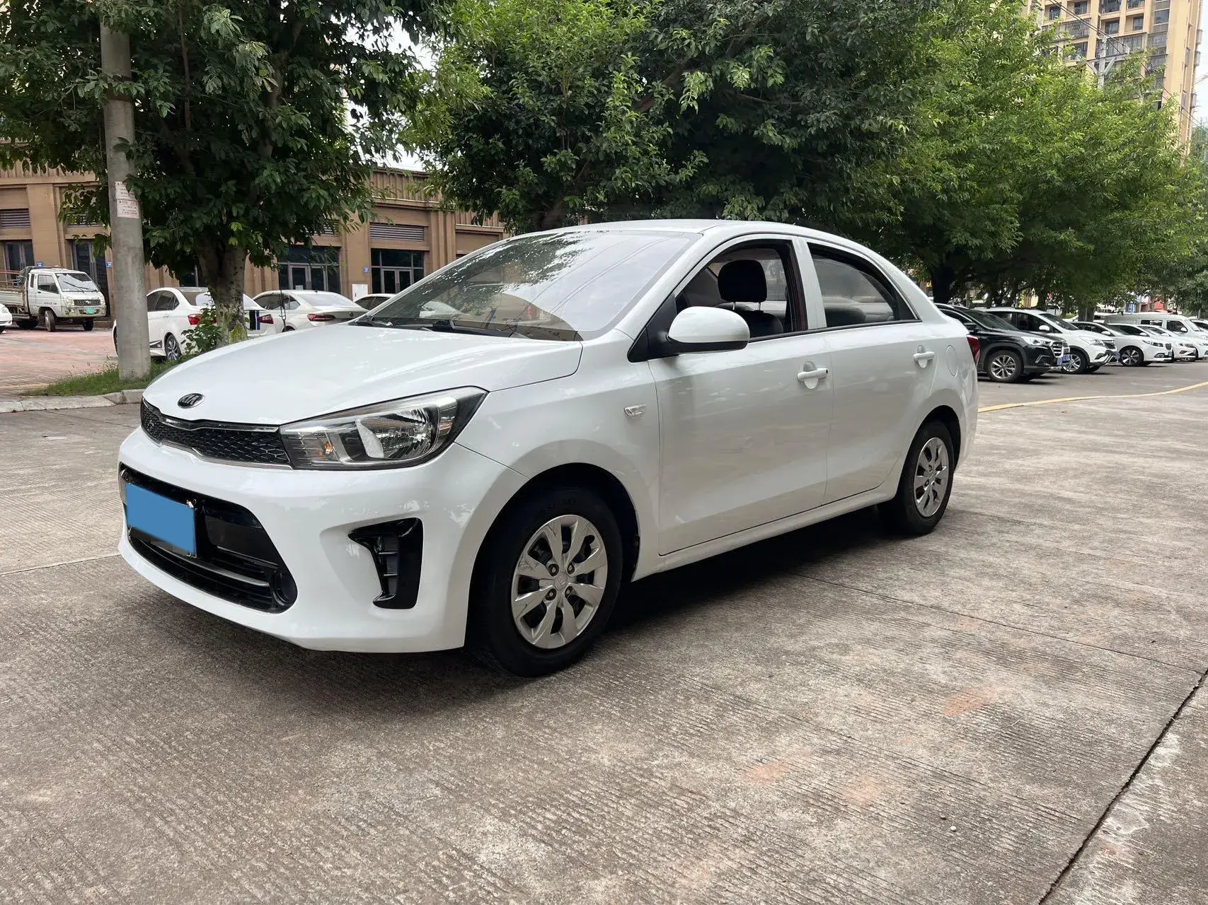 2017 KIA PEGAS view 1