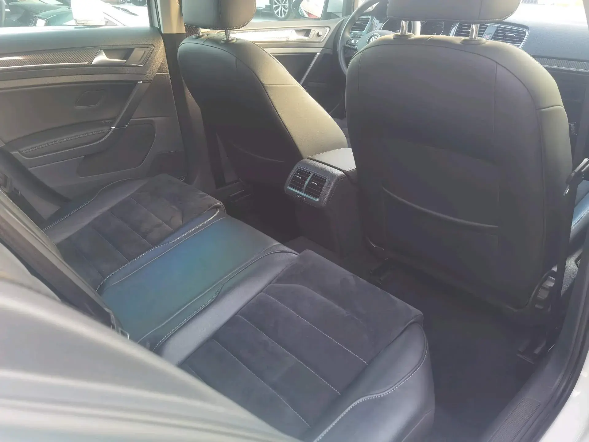 2018 VOLKSWAGEN GOLF thumbnail 4