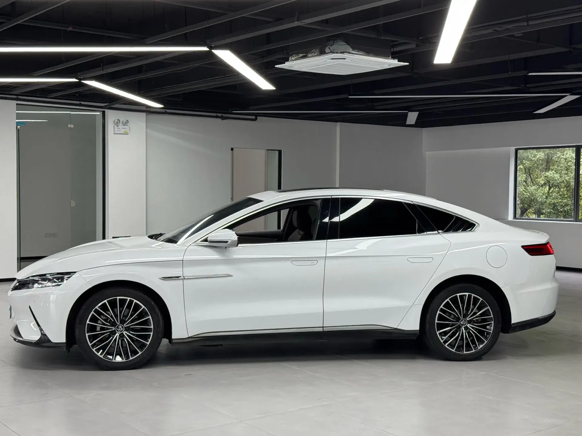 2021 BYD HAN thumbnail 4