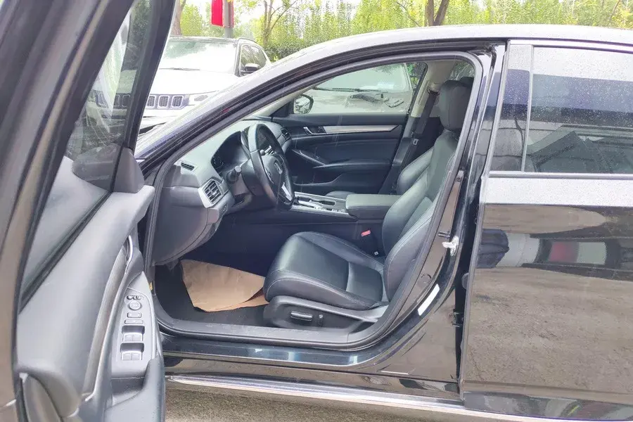 2022 HONDA ACCORD thumbnail 4