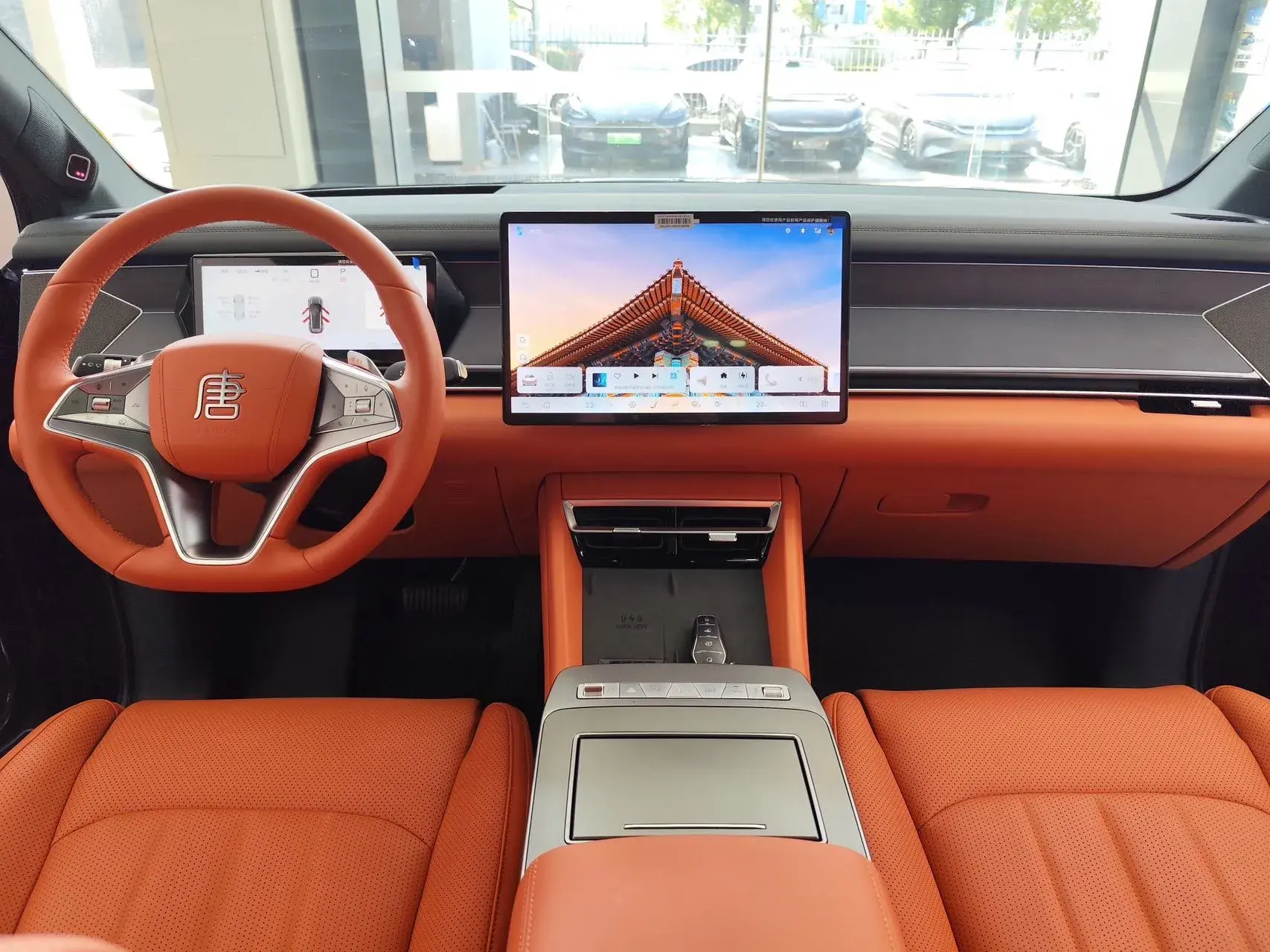 2025 BYD TANGL thumbnail 4