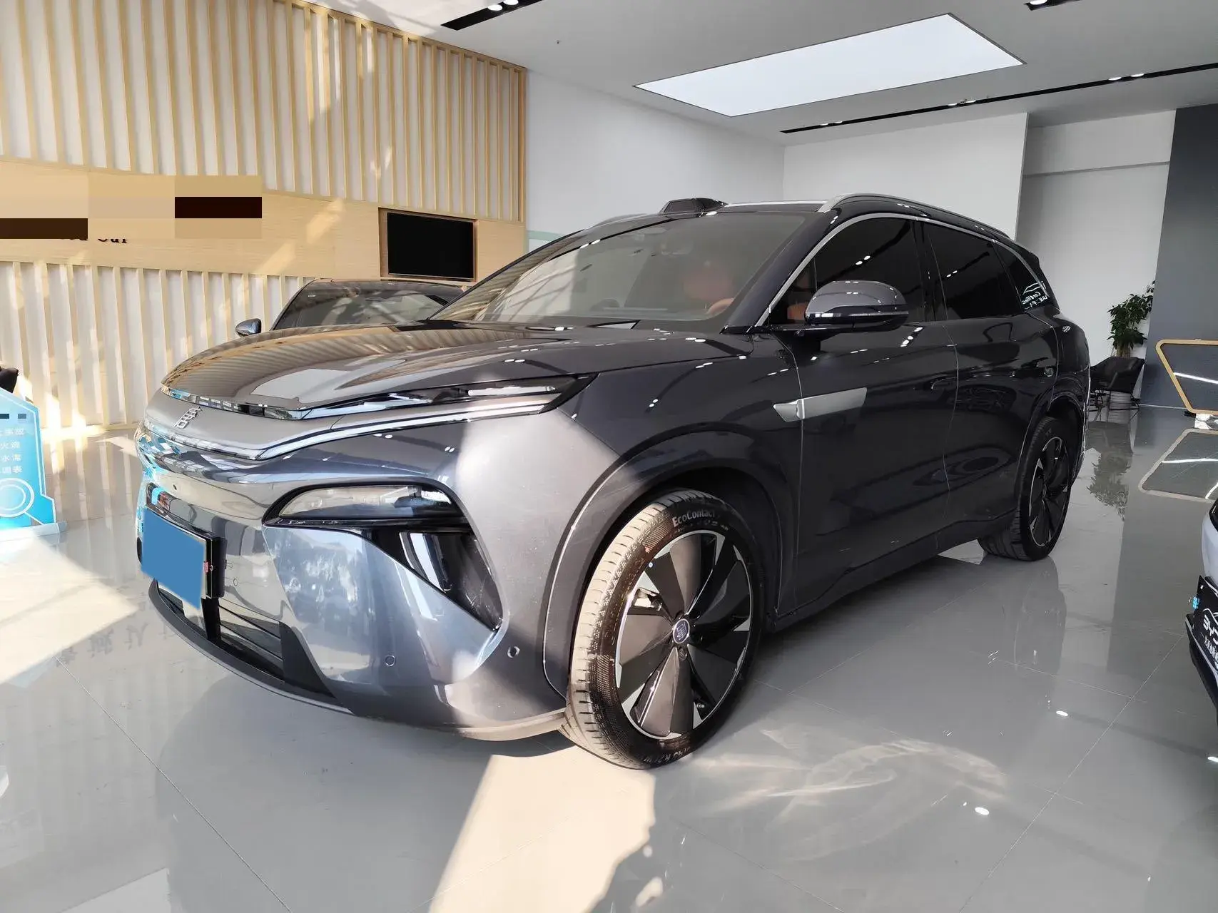 2025 BYD TANGL view 1