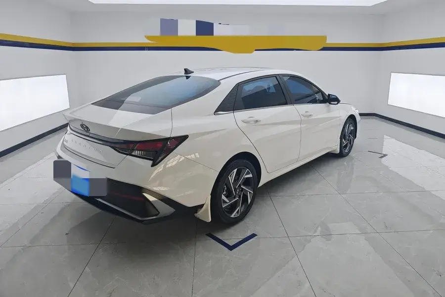 2023 HYUNDAI ELANTRA thumbnail 2