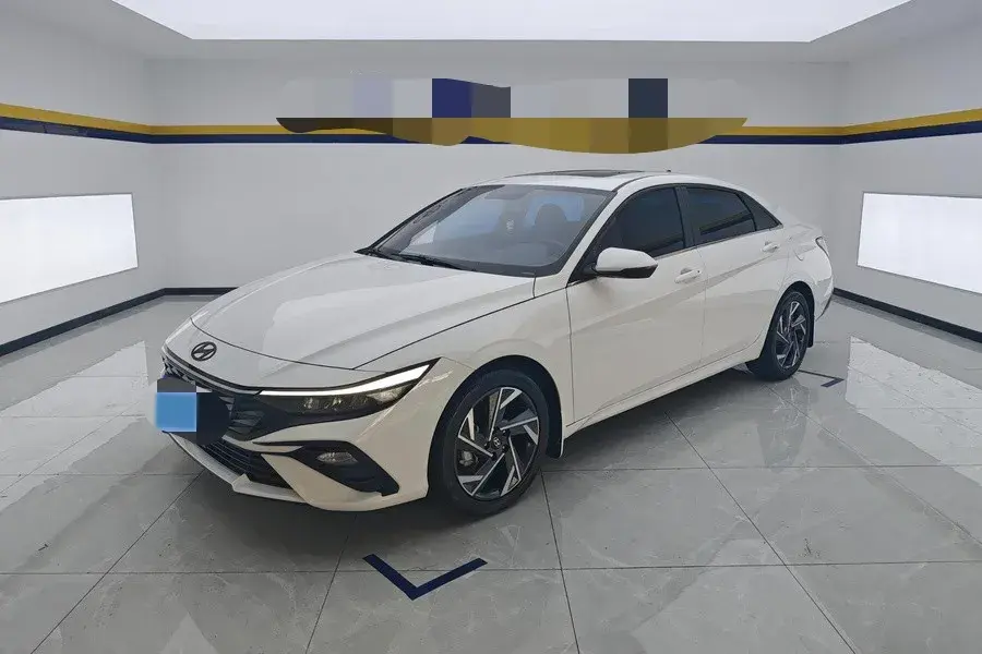2023 HYUNDAI ELANTRA view 1