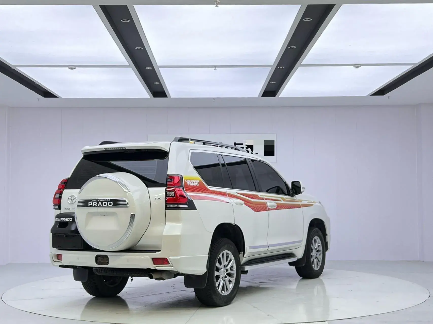 2019 TOYOTA LAND thumbnail 3