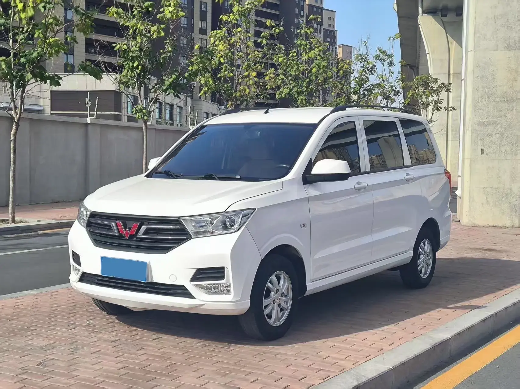 2021 WULING HONGGUANG view 1