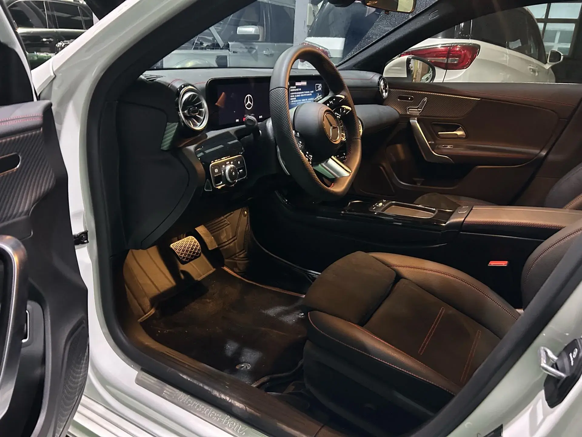 2024 MERCEDES-BENZ A thumbnail 4