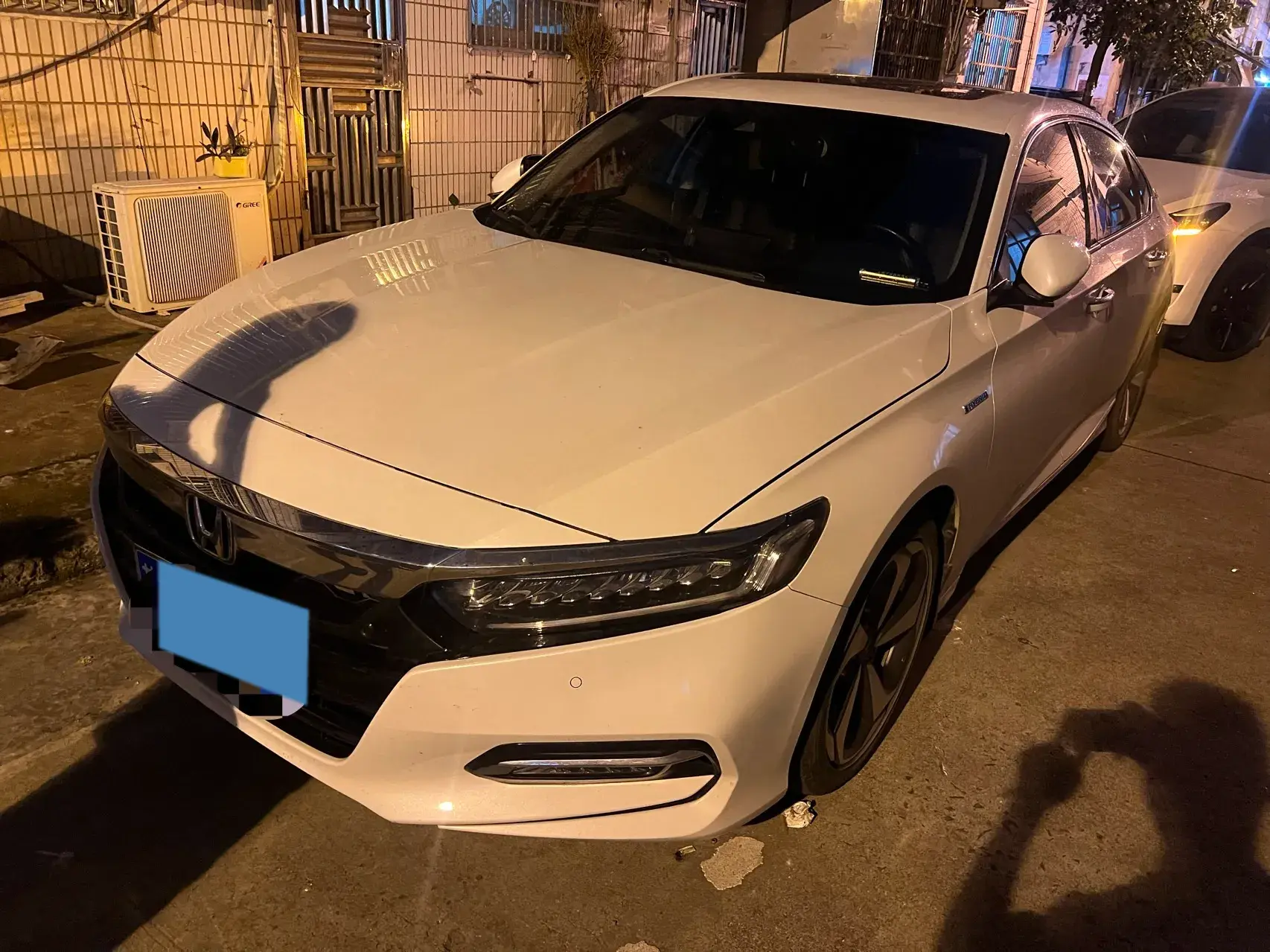 2018 HONDA ACCORD view 1