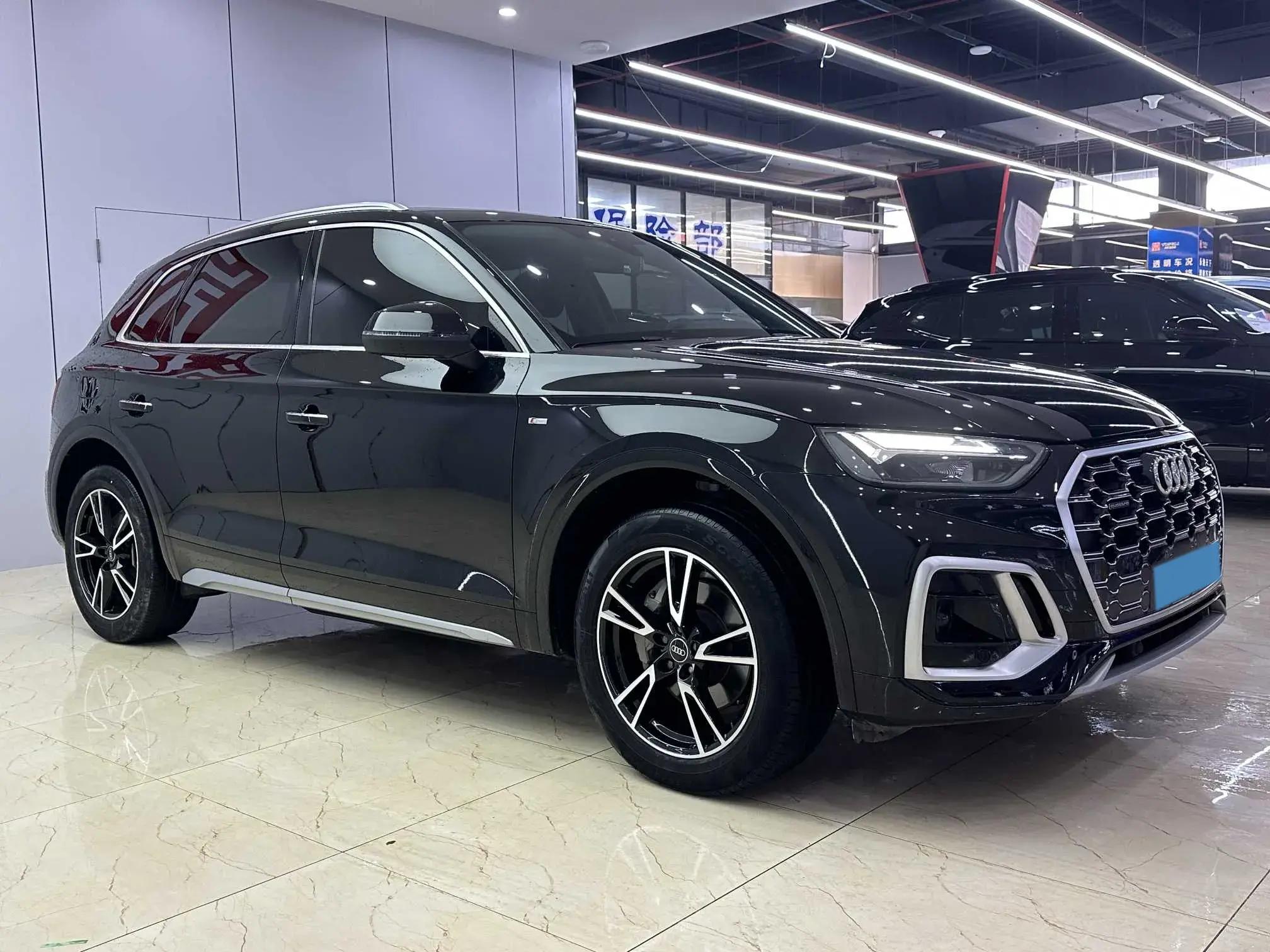 2023 AUDI Q5L thumbnail 3