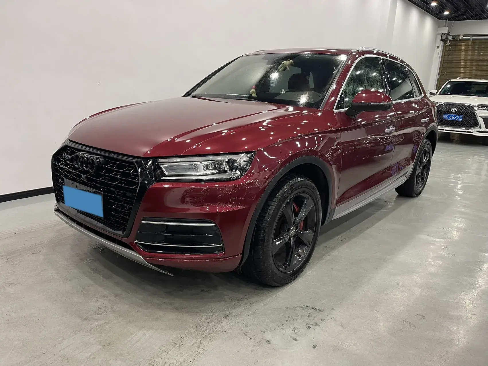 2018 AUDI Q5L view 1
