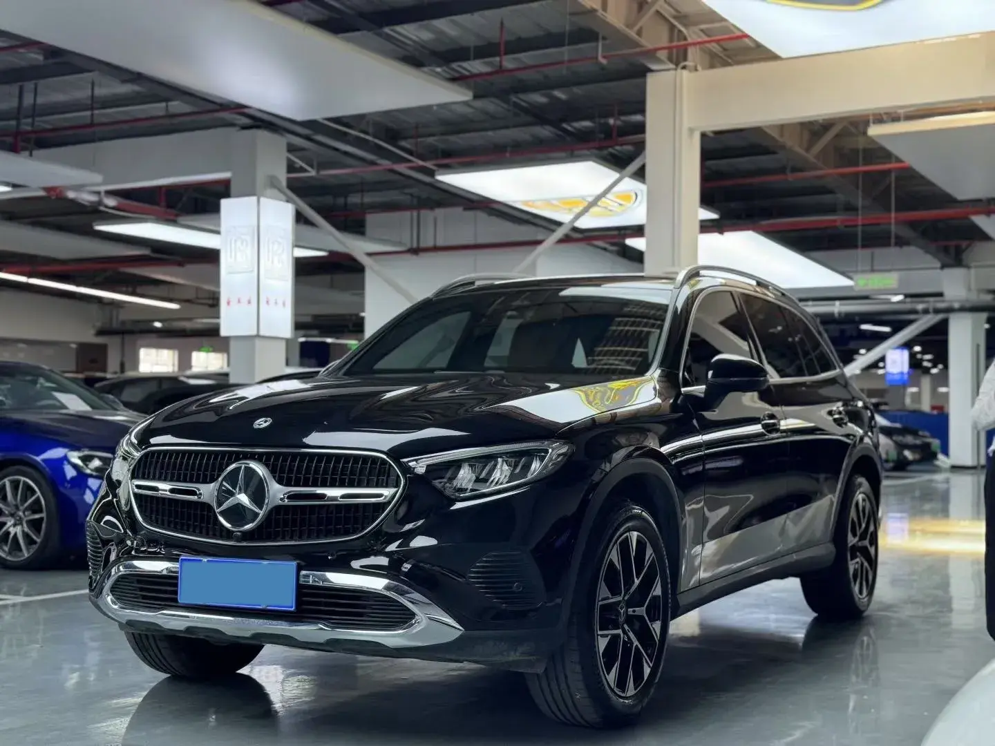 2023 MERCEDES-BENZ GLC view 1