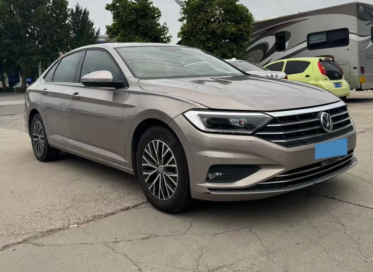 2019 VOLKSWAGEN SAGITAR thumbnail 3