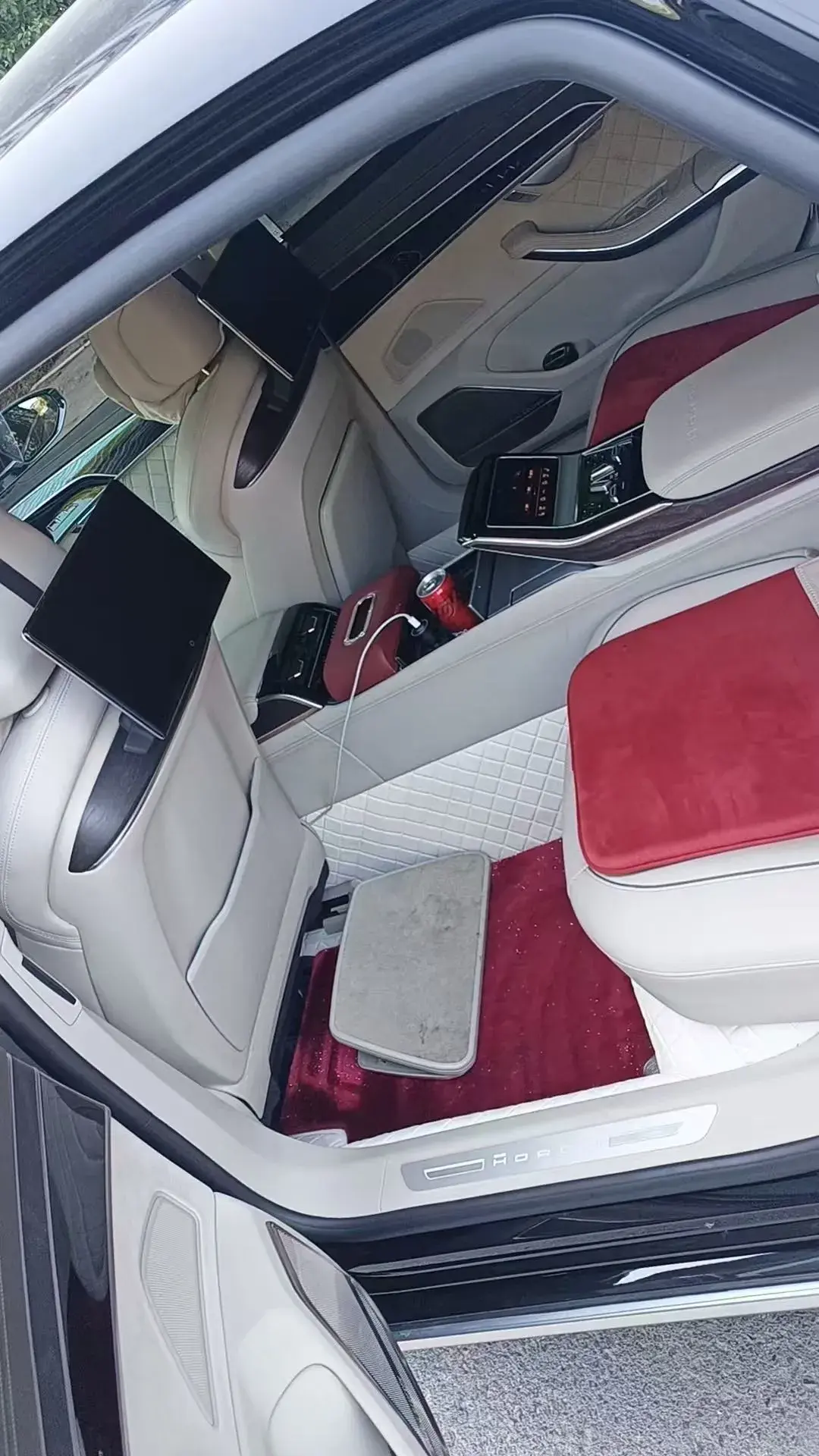 2022 AUDI A8 thumbnail 4