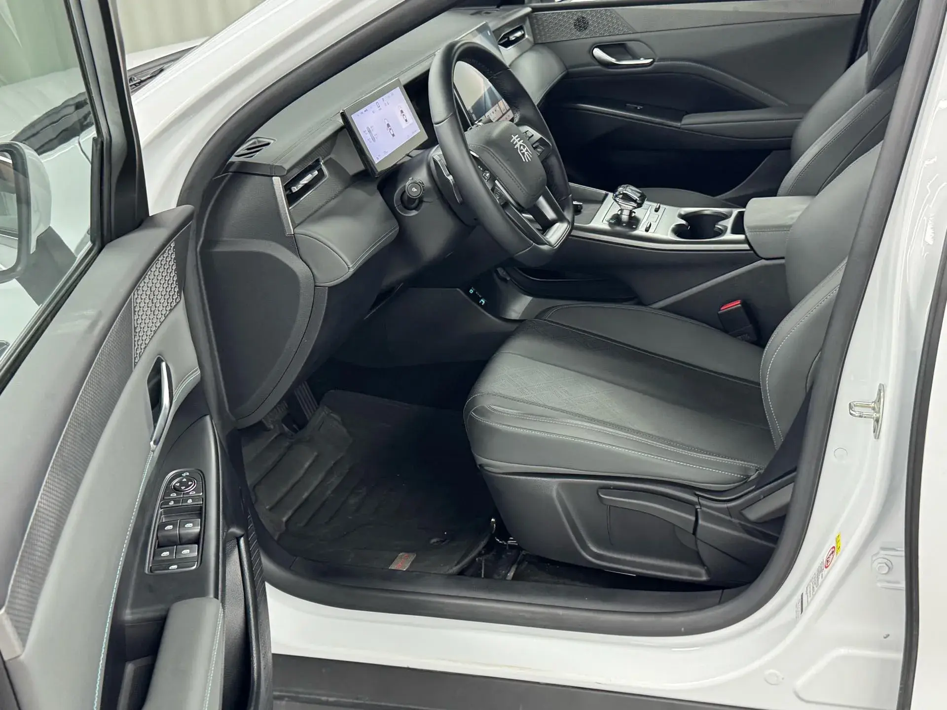 2025 BYD QIN thumbnail 4