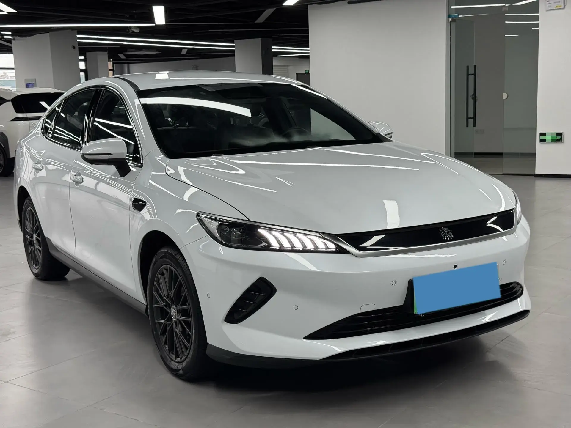 2025 BYD QIN thumbnail 3