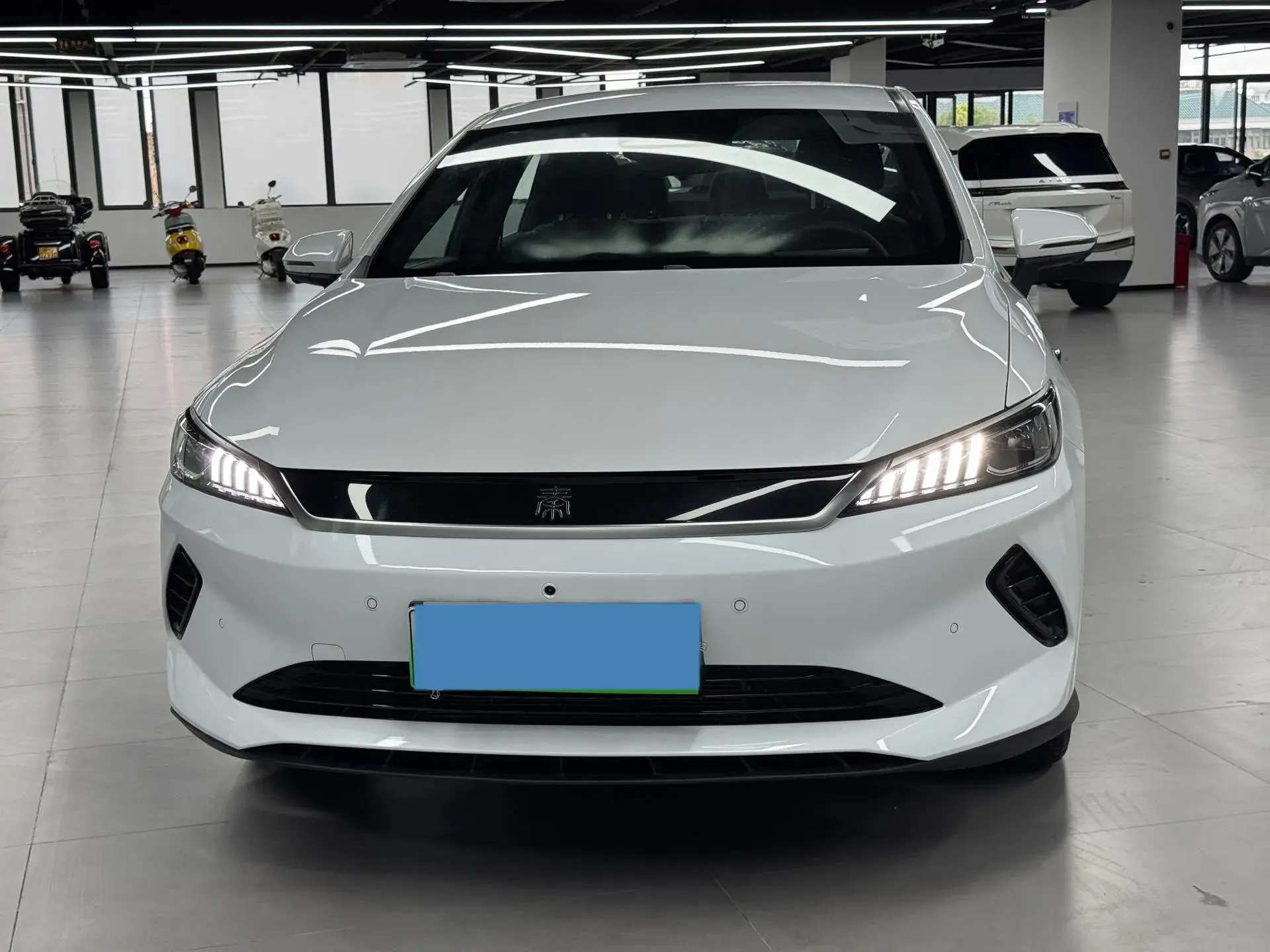 2025 BYD QIN thumbnail 2