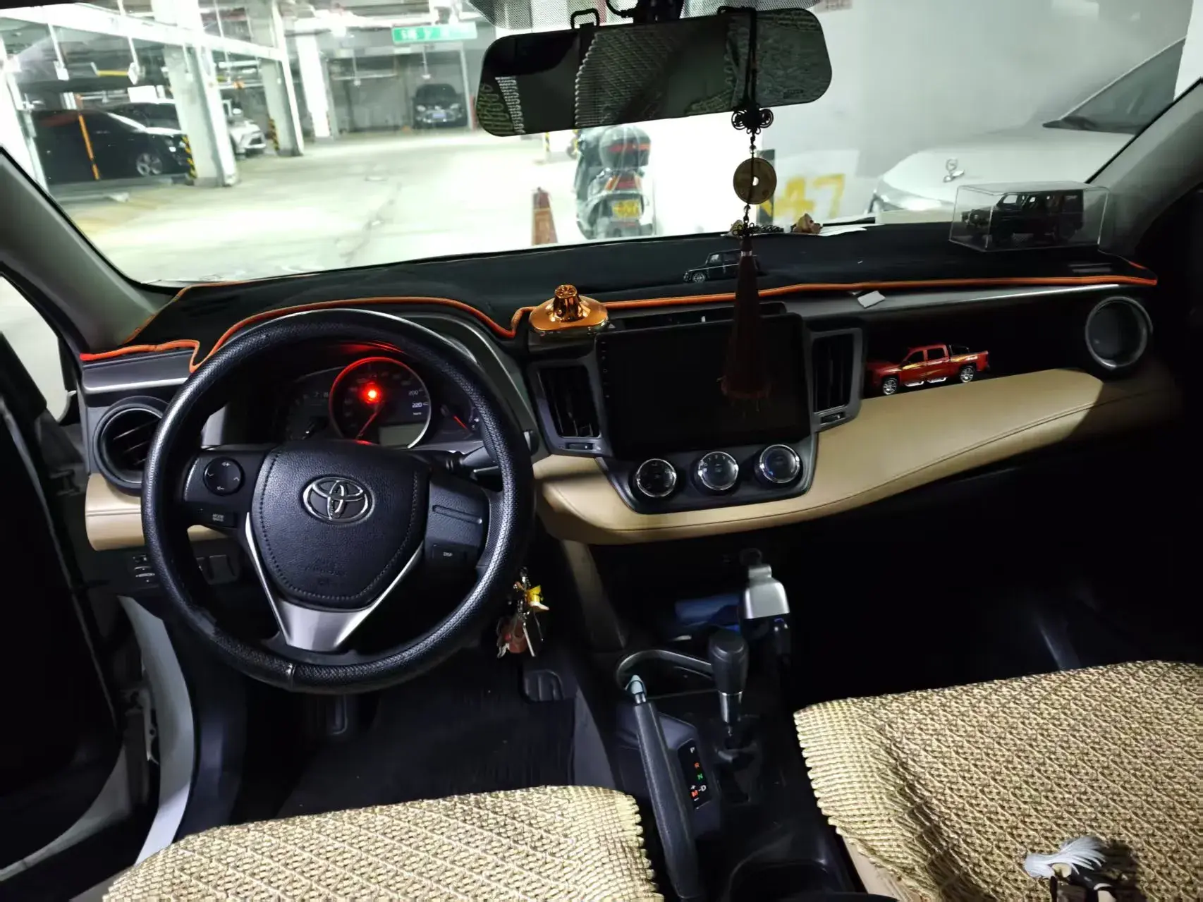 2016 TOYOTA RAV4 thumbnail 4