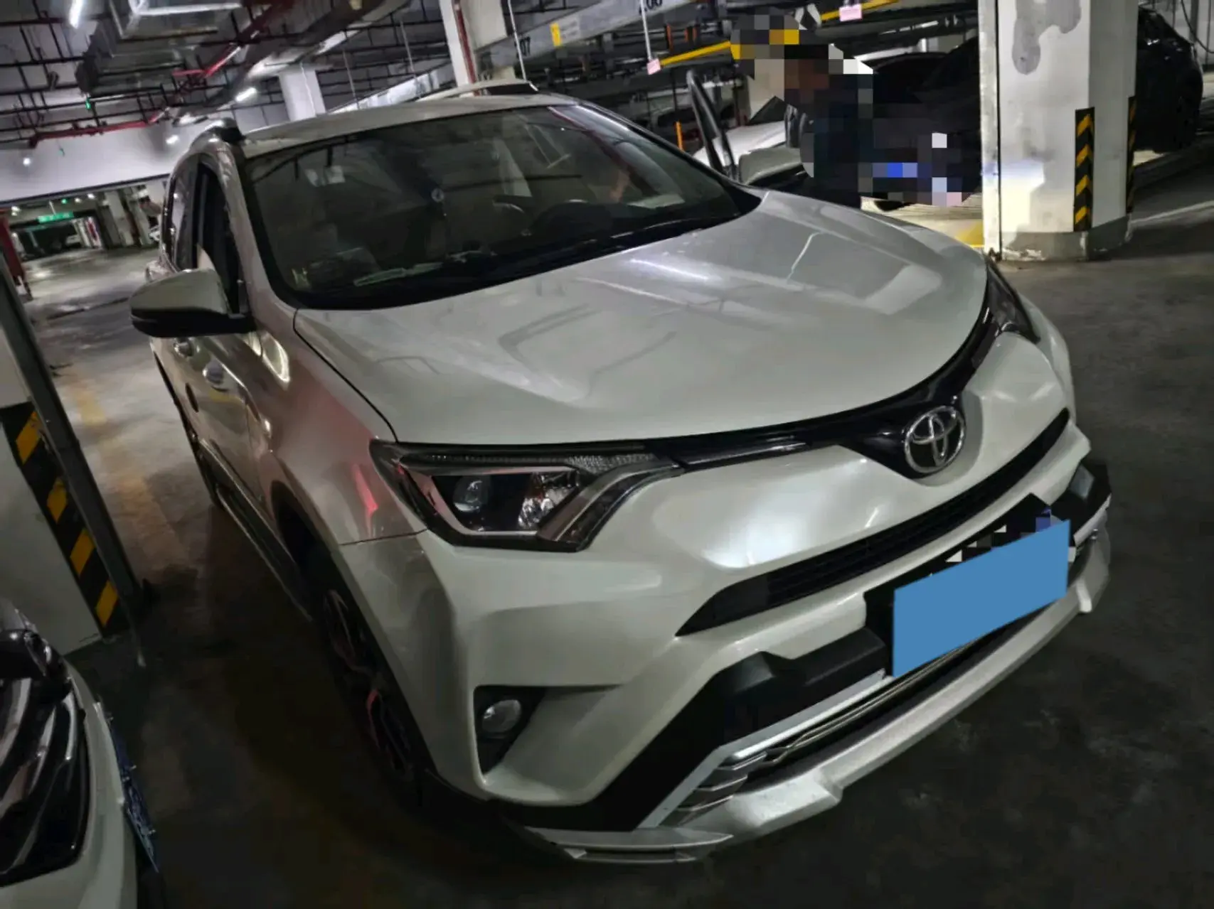 2016 TOYOTA RAV4 thumbnail 2