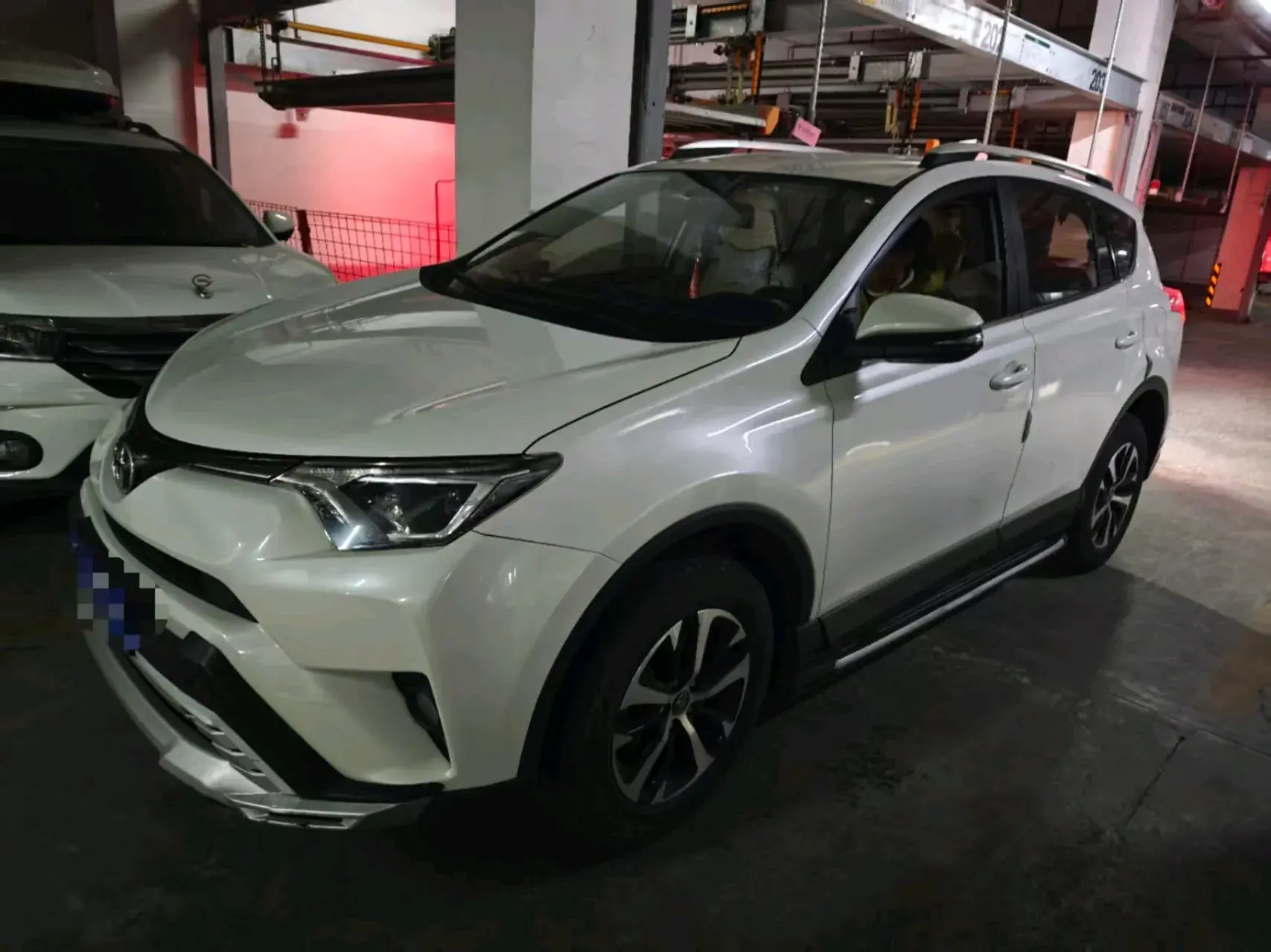 2016 TOYOTA RAV4 view 1