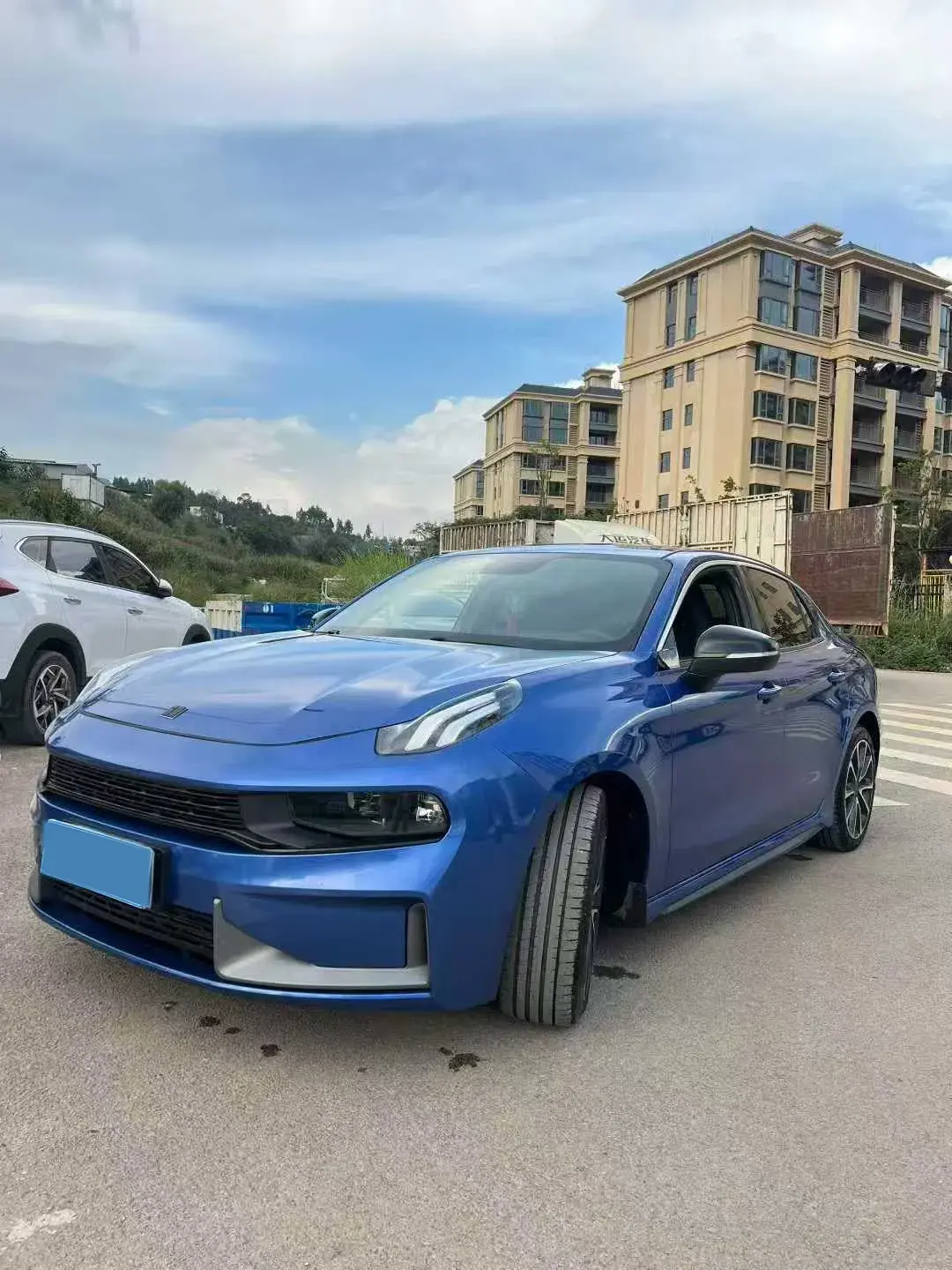 2018 LYNK&CO 03 view 1