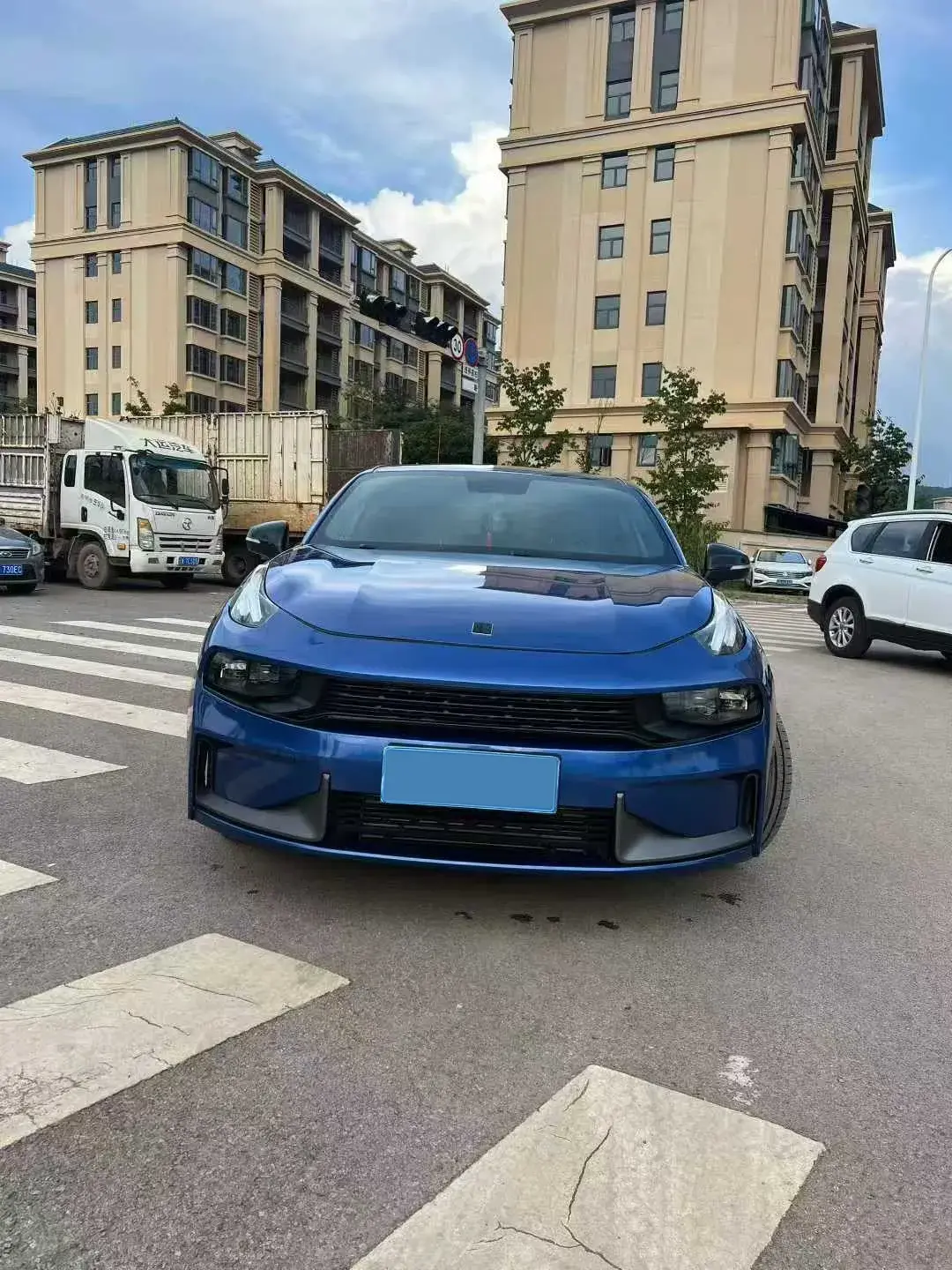 2018 LYNK&CO 03 thumbnail 2