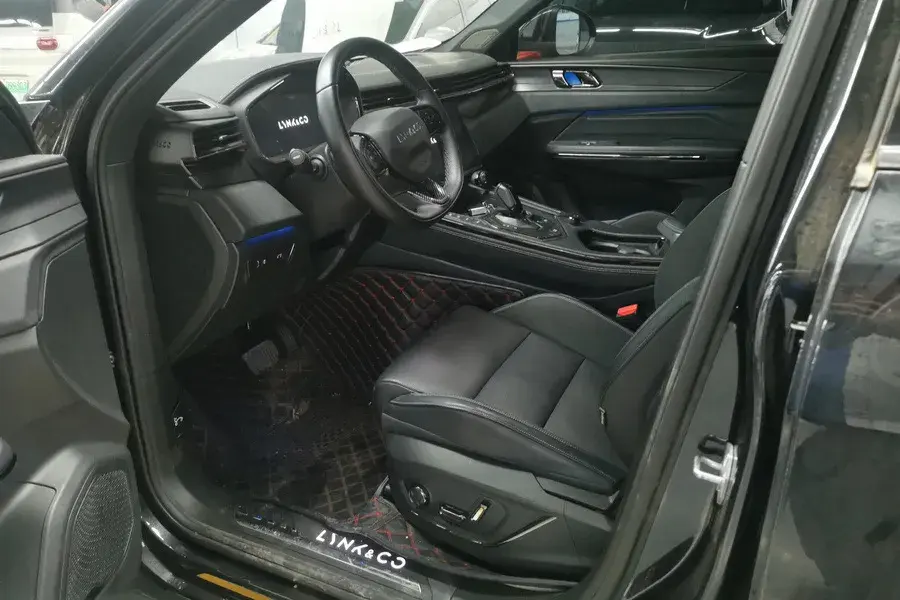 2021 LYNK&CO 01 thumbnail 4