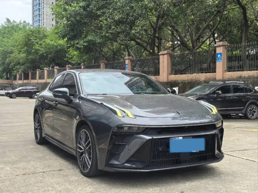 2023 LYNK&CO 03 thumbnail 3