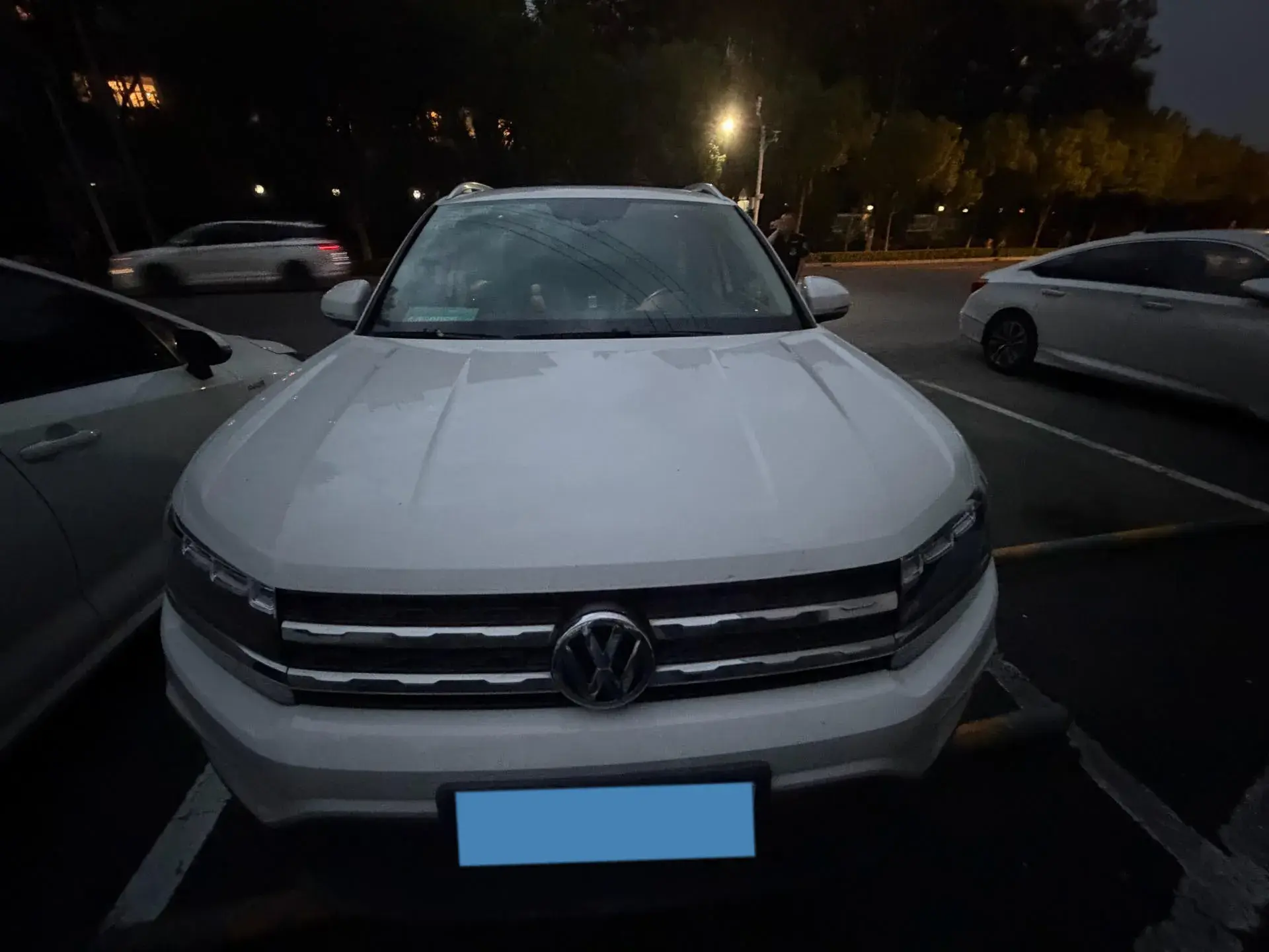 2019 VOLKSWAGEN THARU thumbnail 3