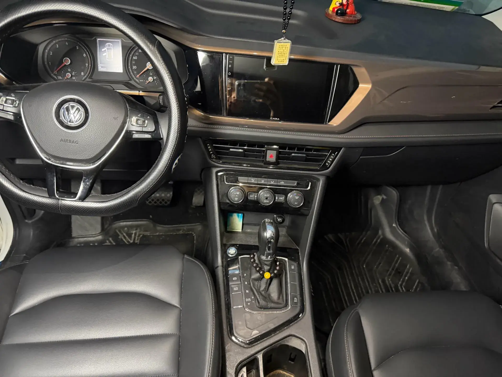 2019 VOLKSWAGEN THARU thumbnail 4