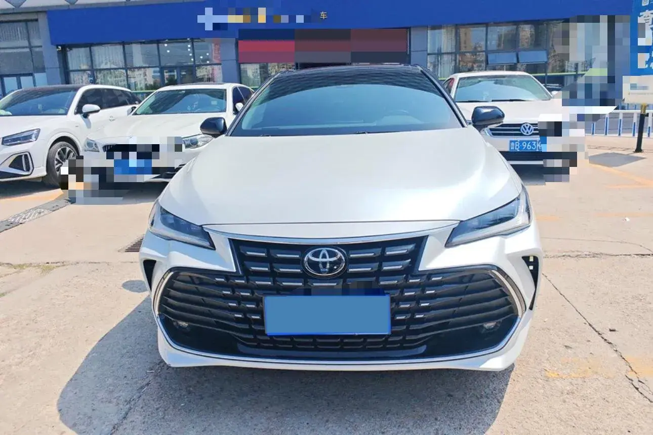 2022 TOYOTA AVALON thumbnail 3